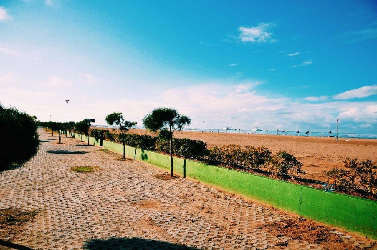 Ivy Lalzi Bay Beach House Dıraç Dış mekan fotoğraf